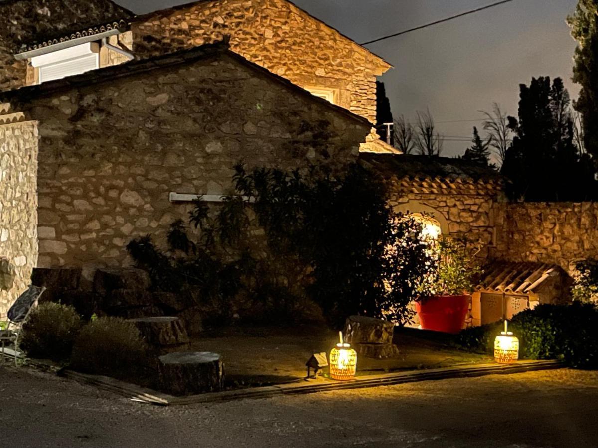 オルゴン Mas De La Butte Blanche Bed & Breakfast エクステリア 写真