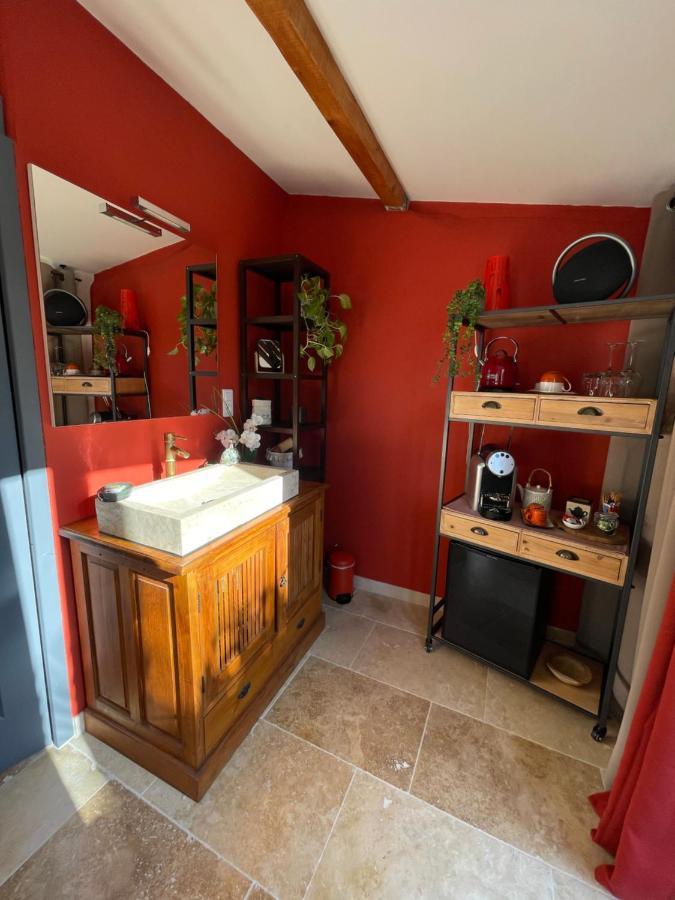 オルゴン Mas De La Butte Blanche Bed & Breakfast エクステリア 写真
