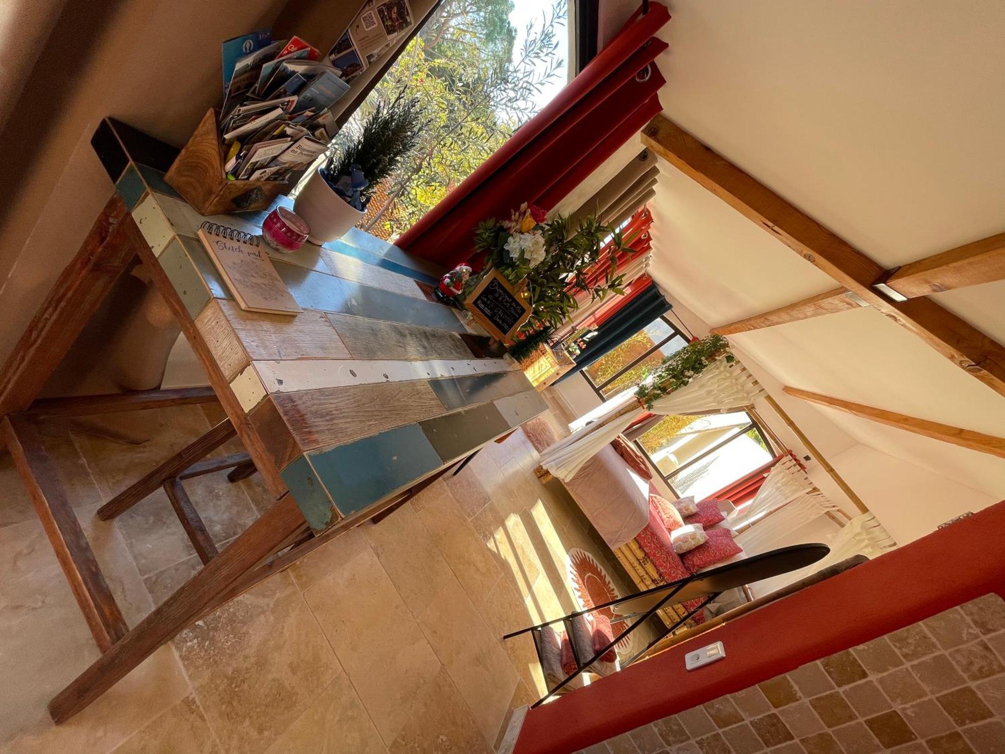 オルゴン Mas De La Butte Blanche Bed & Breakfast エクステリア 写真