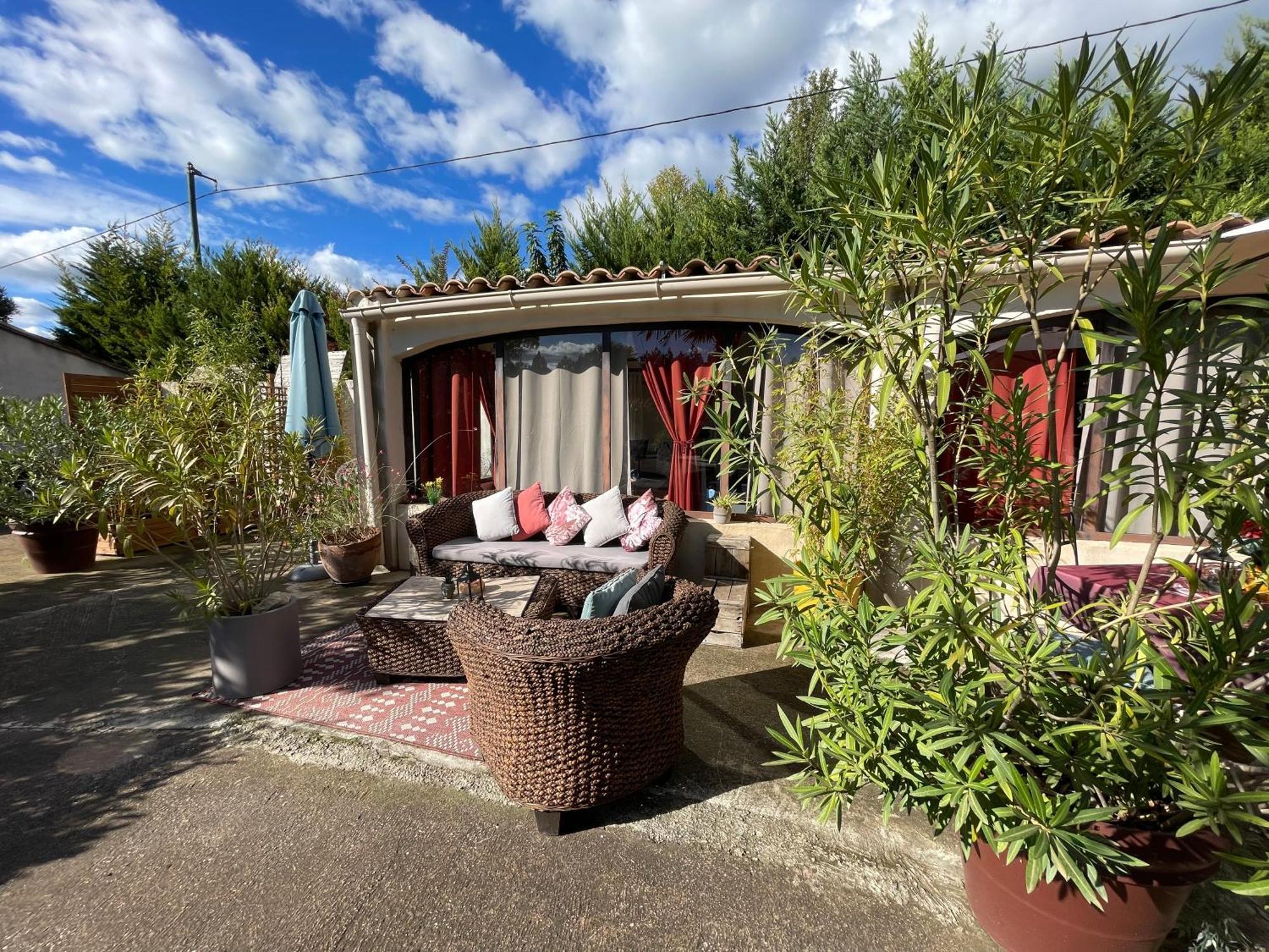 オルゴン Mas De La Butte Blanche Bed & Breakfast エクステリア 写真